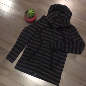Like new Lululemon black hoody Size L